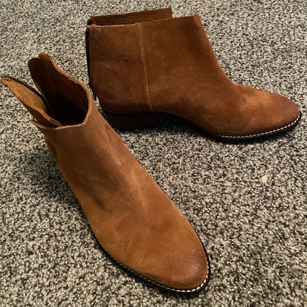 Very Volatile brown heeled booties- size 8
